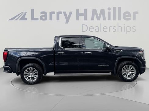 Used 2022 GMC Sierra 1500 Denali w/ Denali Carbonpro Edition AWD/4WD image 6