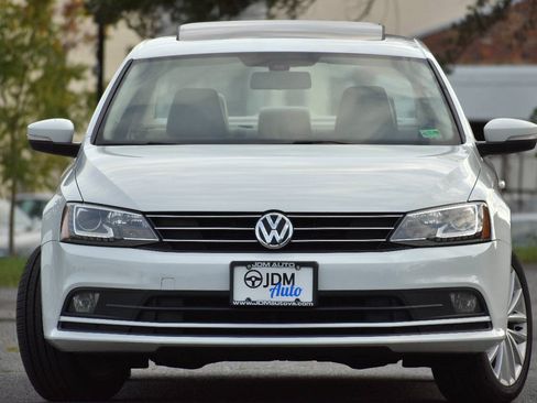 Used 2016 Volkswagen Jetta SEL FWD image 3