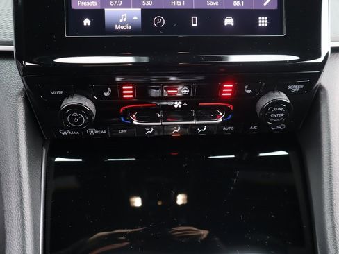 New 2025 Jeep Grand Cherokee Altitude image 7