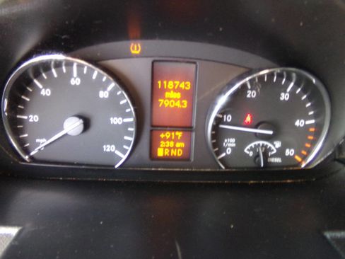 Used 2014 Mercedes-Benz Sprinter 2500 image 66