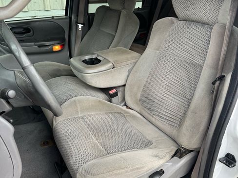 Used 2001 Ford F150 XLT image 12