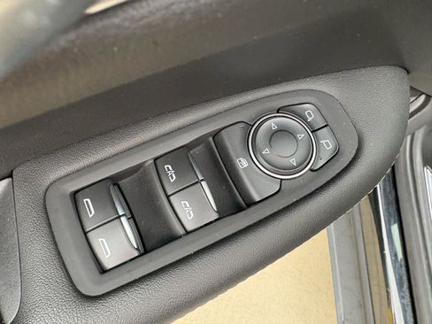 Used 2025 Cadillac XT5 Luxury w/ LPO, Floor Liner Package FWD image 11