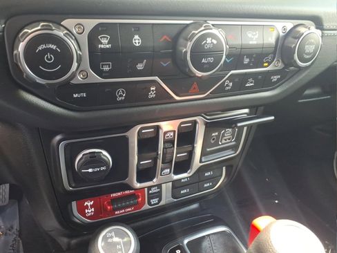 Used 2024 Jeep Wrangler Unlimited Rubicon w/ Technology Group AWD/4WD image 20