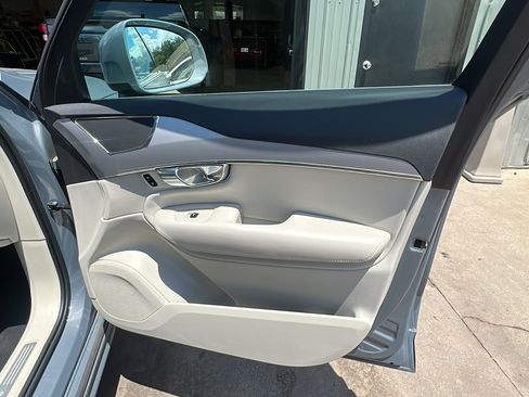 Used 2023 Volvo XC90 B5 Core AWD/4WD image 19