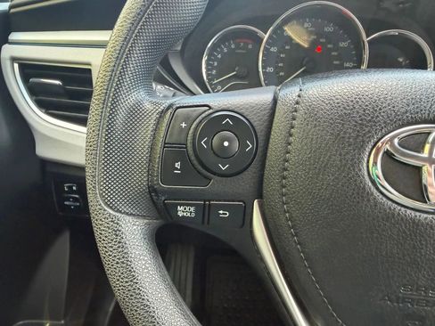 Used 2014 Toyota Corolla LE FWD image 20