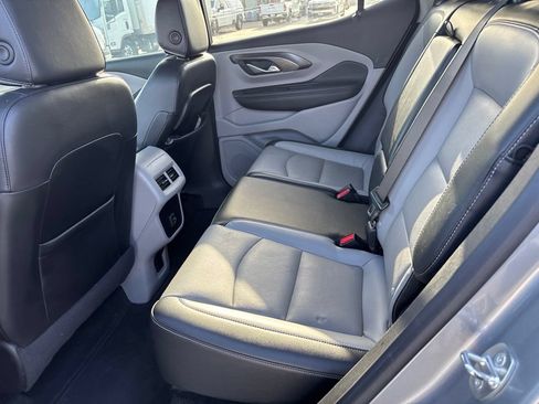 Used 2023 GMC Terrain SLT w/ Infotainment Package II FWD image 11