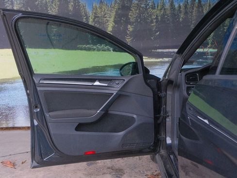 Used 2017 Volkswagen GTI Sport image 9