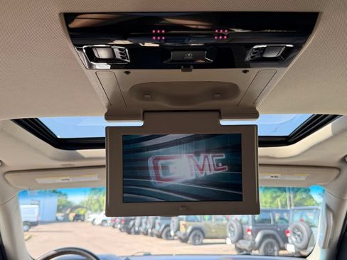 Used 2019 GMC Yukon SLT w/ Open Road Package RWD image 48