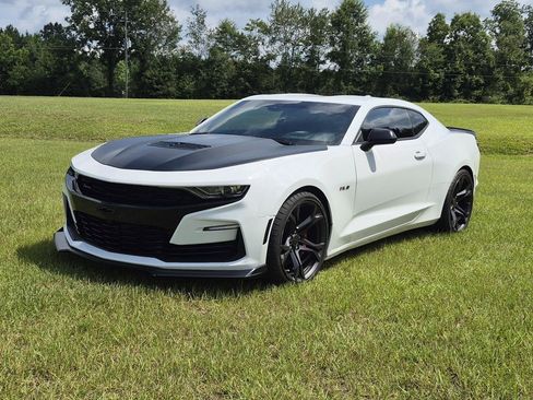 Used 2019 Chevrolet Camaro SS RWD image 1