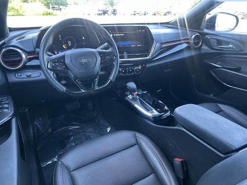 Certified 2024 Chevrolet Trax RS w/ Driver Confidence Package FWD image 7