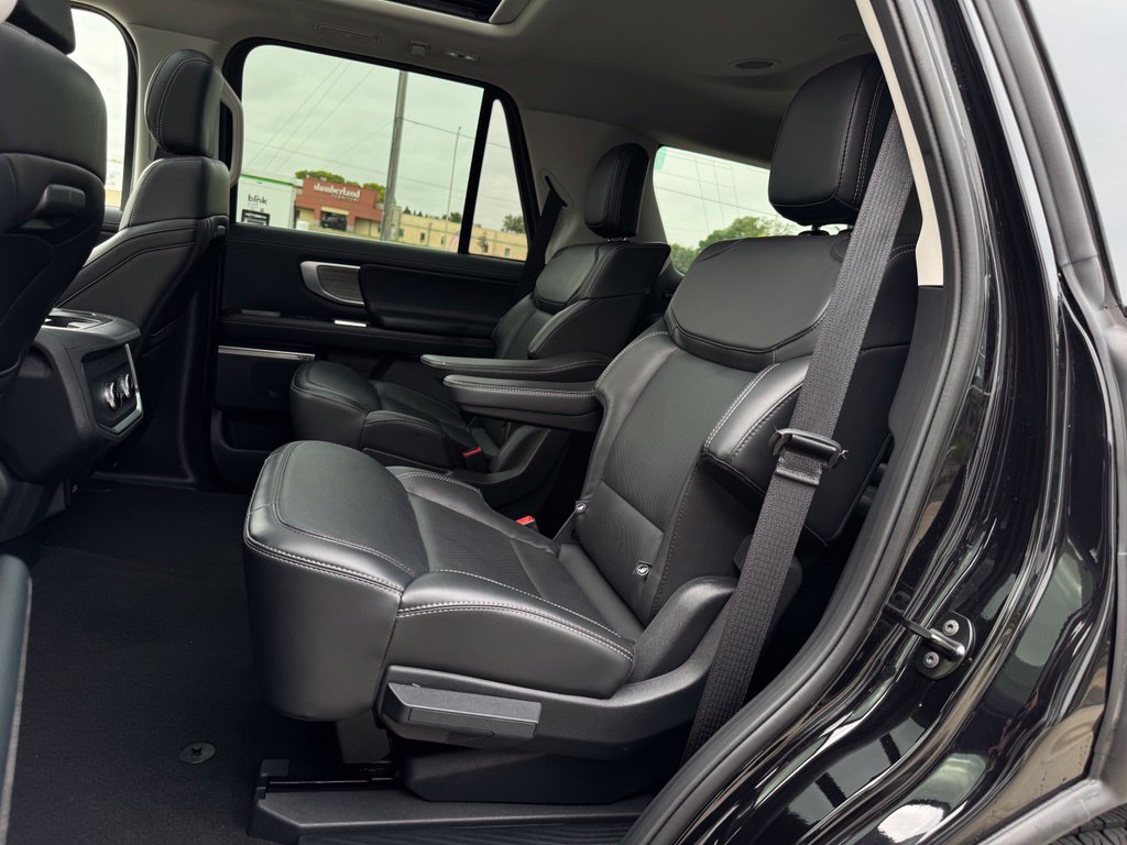 Used 2025 Ford Expedition Platinum AWD/4WD image 11