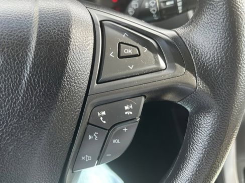 Used 2022 Ford Edge SE image 17