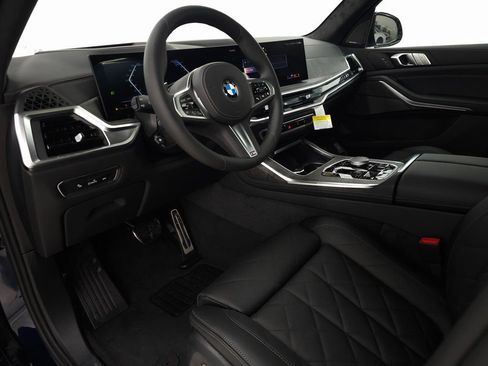 Used 2026 BMW X7 xDrive40i w/ M Sport Package AWD/4WD image 13
