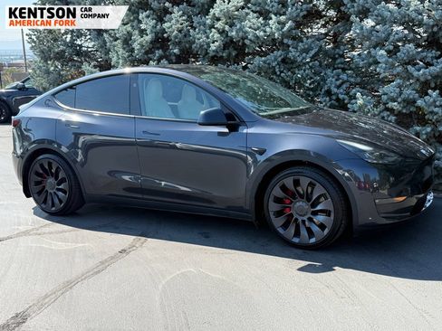 Used 2024 Tesla Model Y Performance AWD/4WD image 11