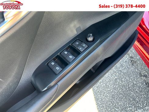 Certified 2018 Toyota Camry SE image 13