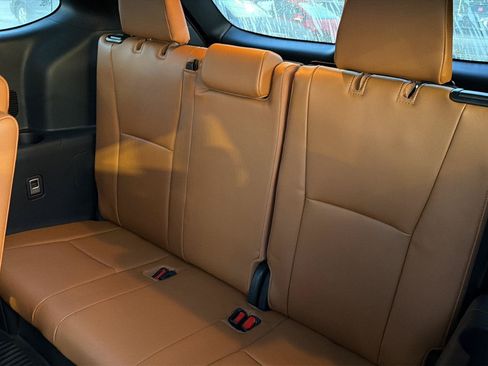 Certified 2024 Toyota Highlander Platinum AWD/4WD image 13