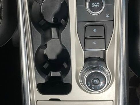 Used 2021 Ford Explorer XLT w/ Equipment Group 202A image 21