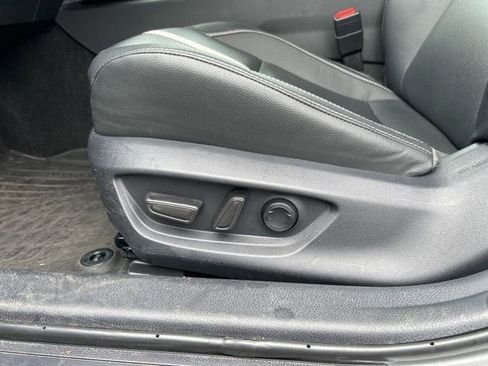 Used 2025 Toyota Camry SE FWD image 18
