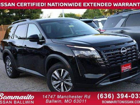 Certified 2026 Nissan Pathfinder SL FWD image 1