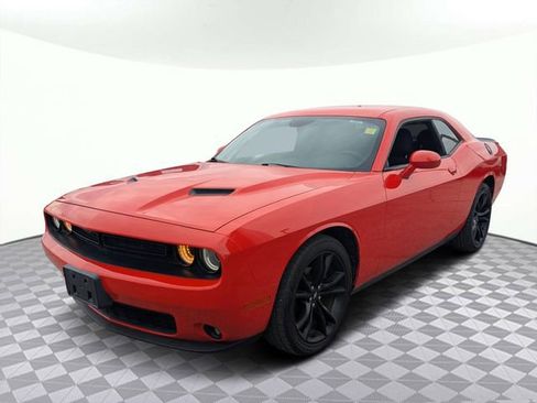 Used 2018 Dodge Challenger SXT w/ Blacktop Package image 7