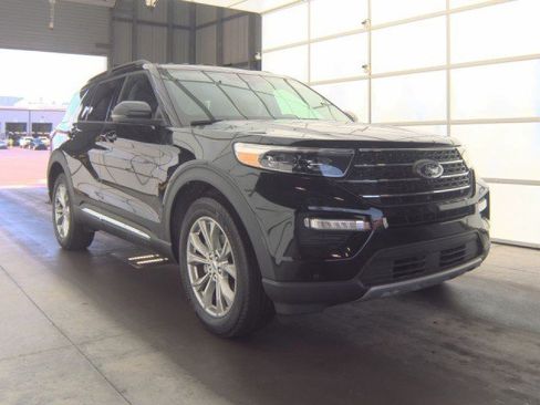 Used 2023 Ford Explorer XLT w/ Equipment Group 202A image 2