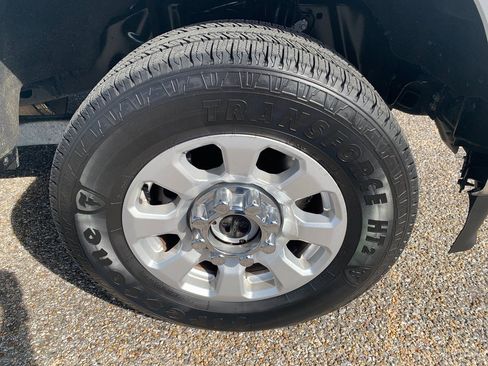 Used 2024 Ford F250 XLT image 8