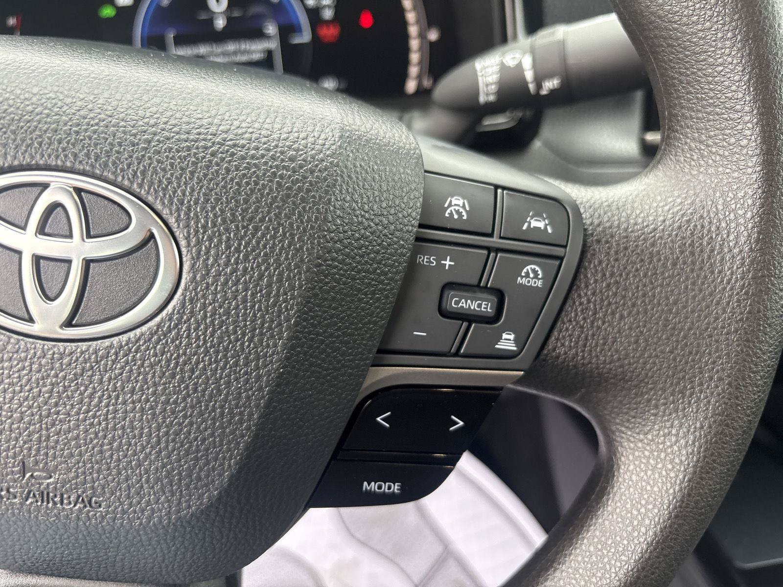 Used 2025 Toyota Camry LE FWD image 17