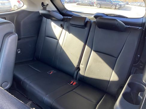 Used 2023 Toyota Highlander XLE image 27