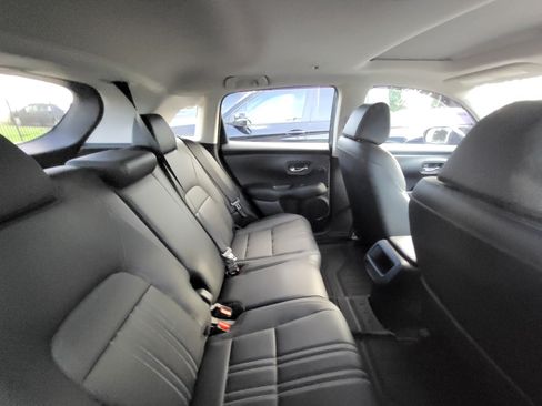 Used 2024 Honda HR-V EX-L image 9