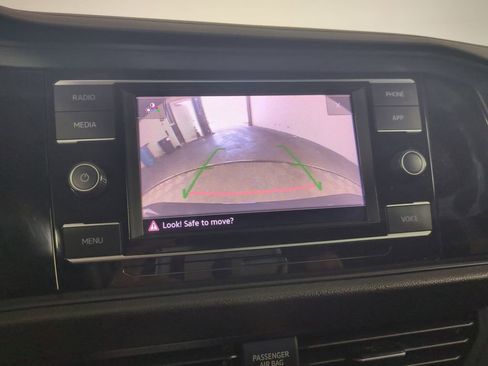 Used 2023 Volkswagen Jetta SE FWD image 22
