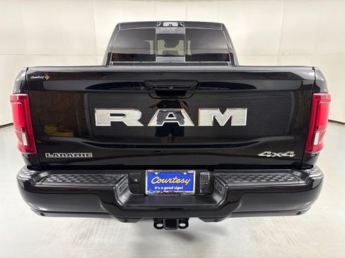 Used 2025 RAM 2500 Laramie w/ Towing Technology Group AWD/4WD image 7