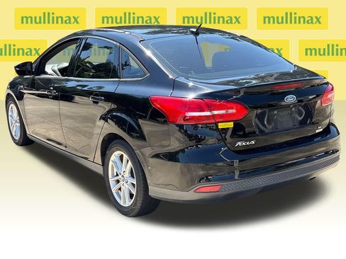Used 2018 Ford Focus SE FWD image 9