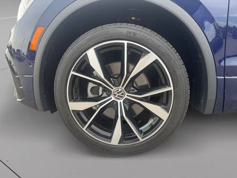 Used 2022 Volkswagen Tiguan SEL R-Line AWD/4WD image 9