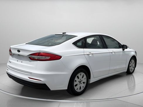 Used 2019 Ford Fusion S FWD image 3