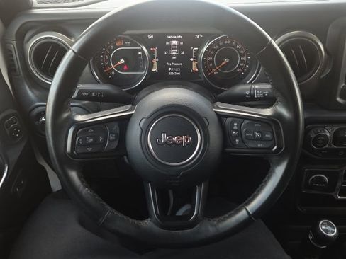 Used 2022 Jeep Wrangler Unlimited Sport AWD/4WD image 34