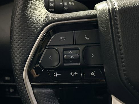 Used 2023 Toyota Sequoia Limited image 21