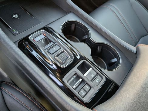 Used 2025 Honda Pilot TrailSport image 25