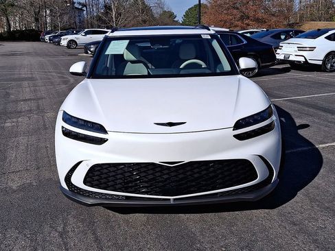 Used 2025 Genesis GV60 RWD image 29