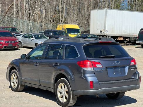 Used 2014 Subaru Outback 2.5i Premium AWD/4WD image 4