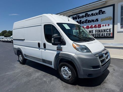 Used 2017 RAM ProMaster 2500 w/ Premium Appearance Group FWD image 2