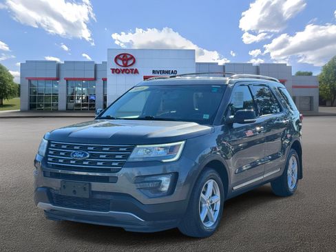 Used 2016 Ford Explorer XLT w/ Equipment Group 202A AWD/4WD image 1