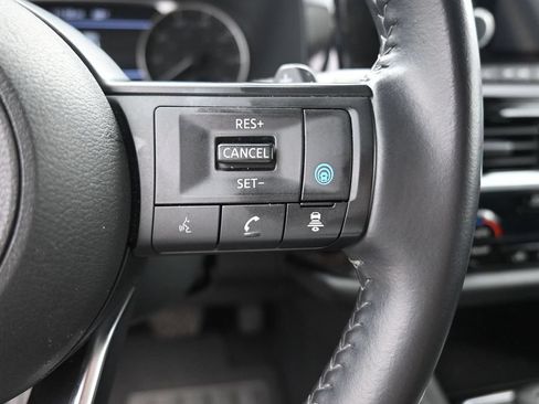 Used 2025 Nissan Pathfinder SV FWD image 19