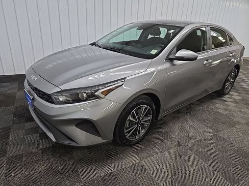 Used 2024 Kia Forte LXS w/ LXS Technology Package FWD image 8