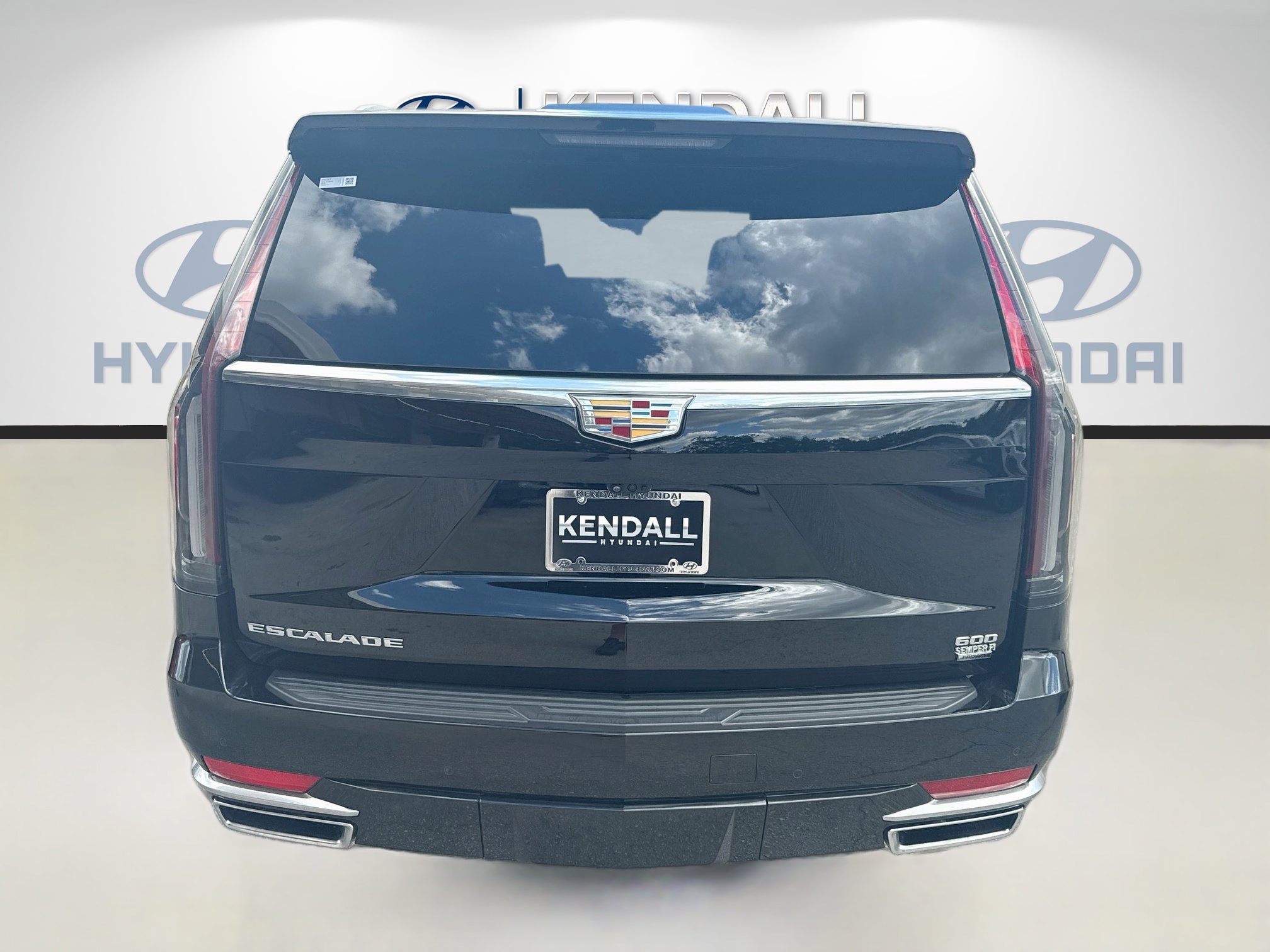 Used 2023 Cadillac Escalade Premium Luxury AWD/4WD image 5