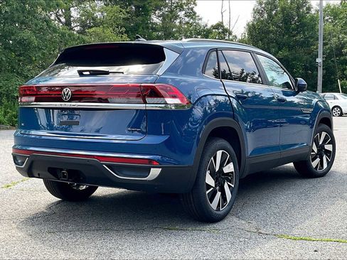 New 2025 Volkswagen Atlas Cross Sport SE image 7