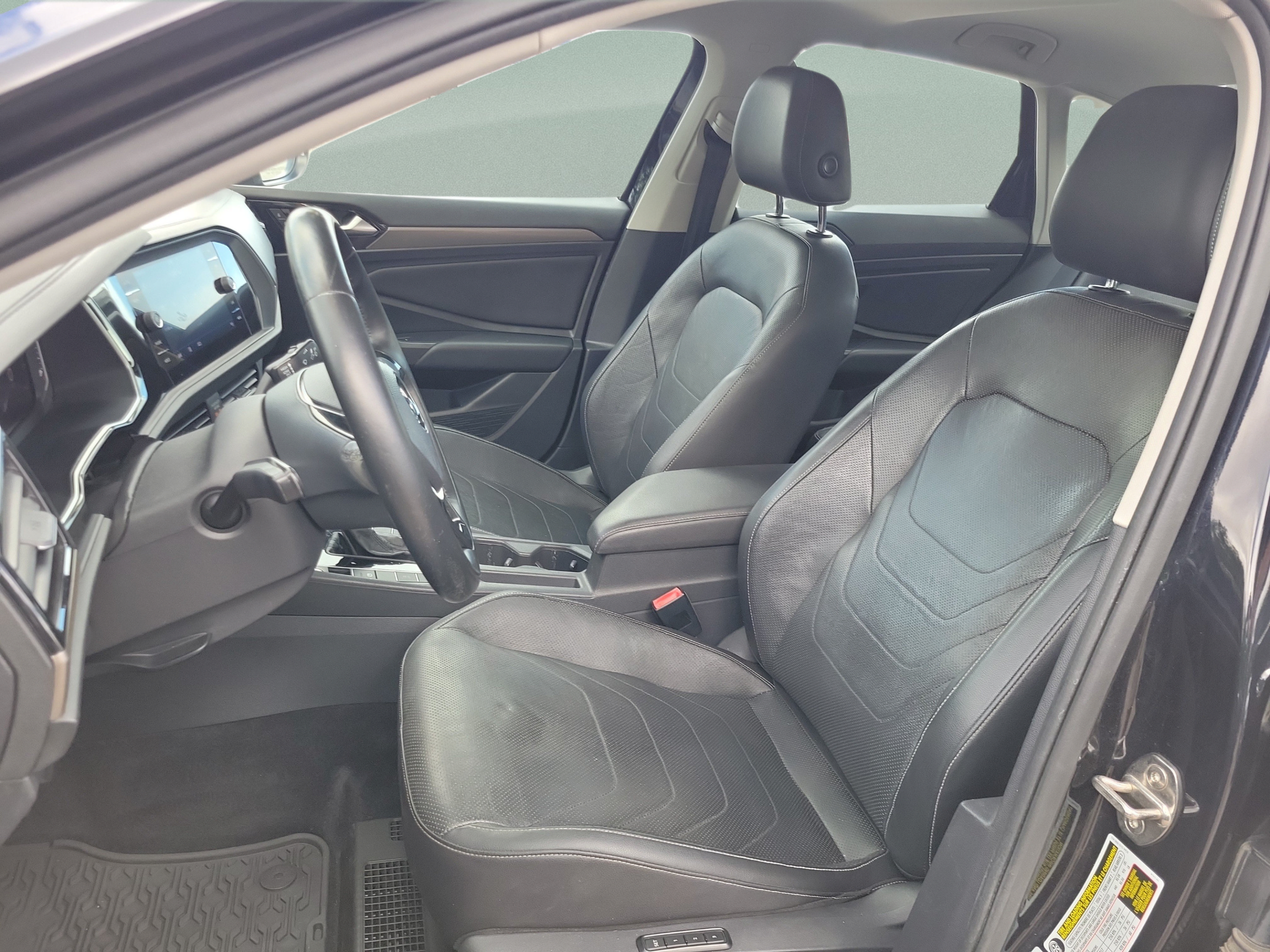 Used 2019 Volkswagen Jetta SEL Premium FWD image 17