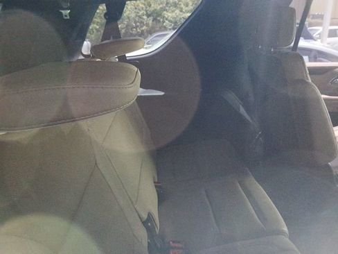 Used 2023 Chevrolet Tahoe Premier RWD image 14