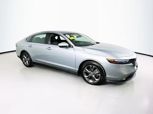 Used 2023 Honda Accord EX image 10