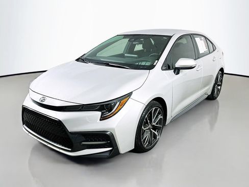 Used 2022 Toyota Corolla SE FWD image 3