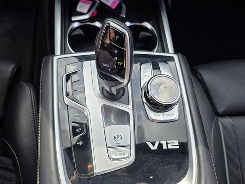 Used 2021 BMW M760i xDrive AWD/4WD image 37